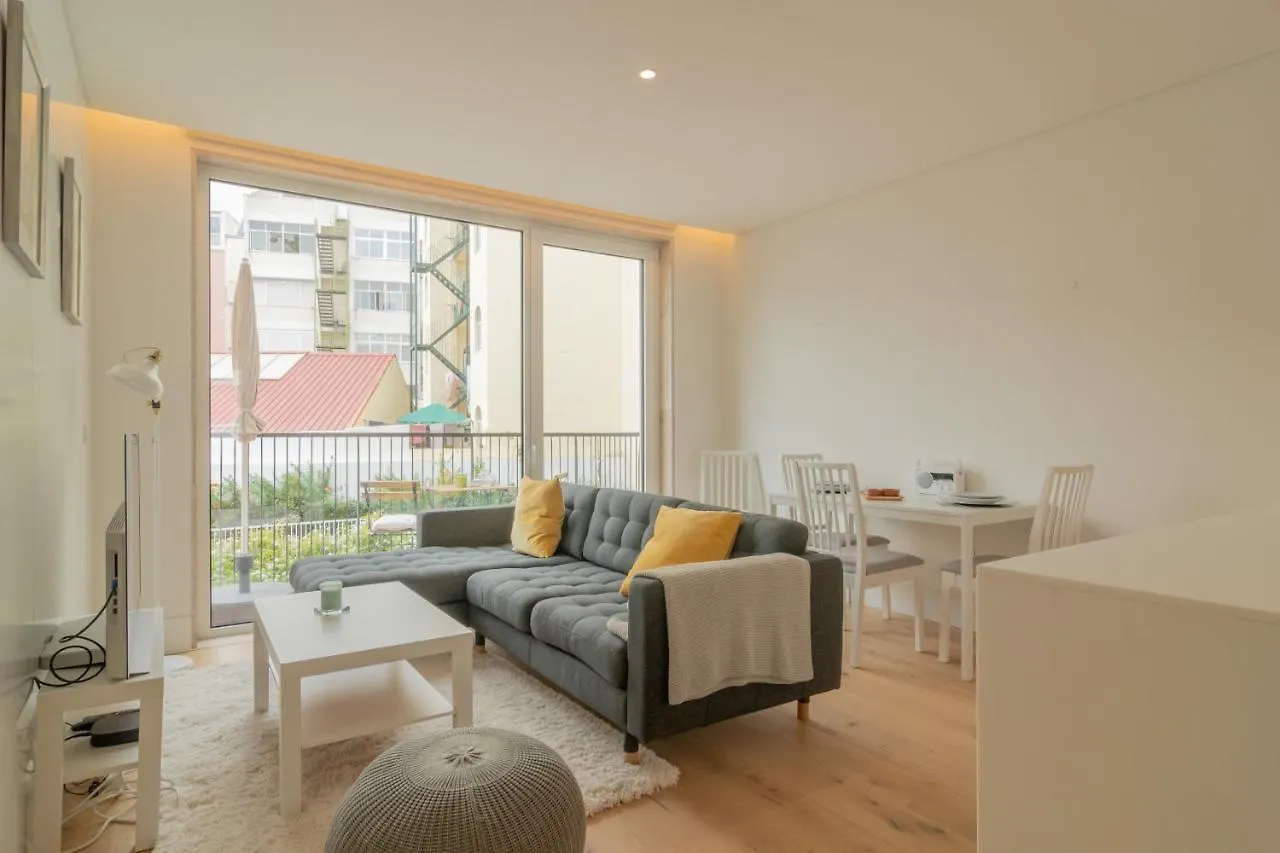 Bright 1 Bdr Apartment W/ Pool View By Lovelystay Лиссабон